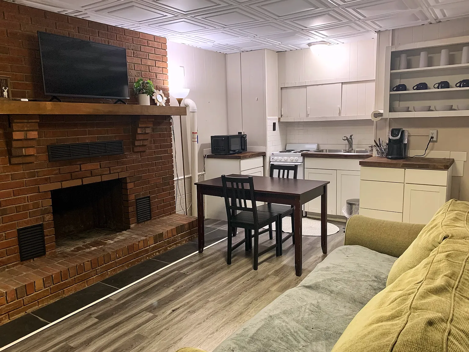 1 bed, 500 sqft, $1,200 — Photo 3