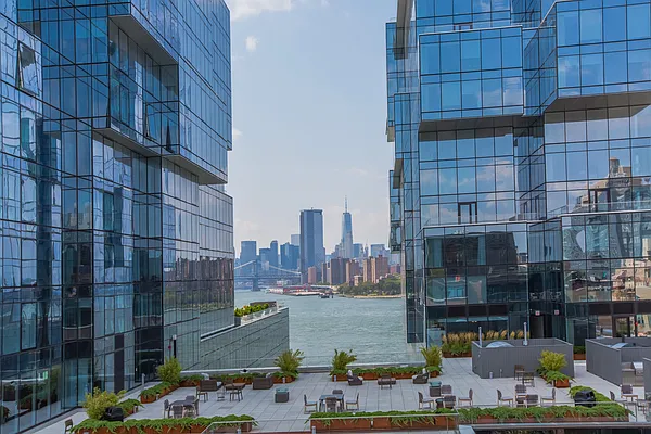 Sold by Landmark Property Holdings LLC | media 26