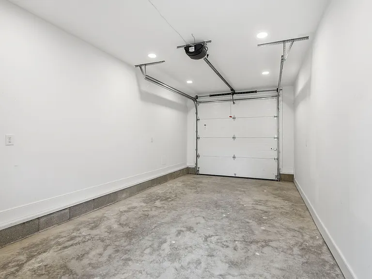 972 Pink St — Photo 20