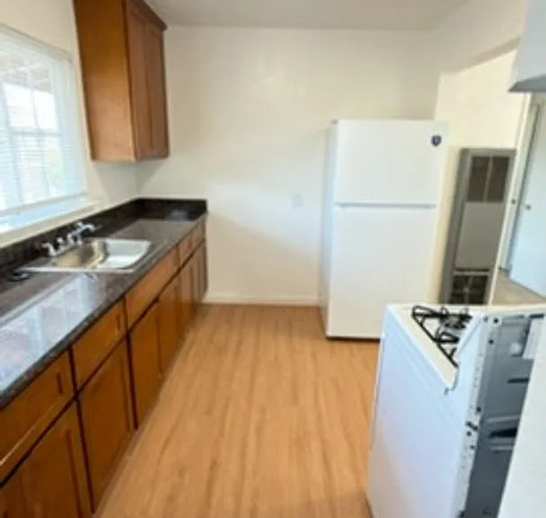 1777 Hester Ave — Photo 10