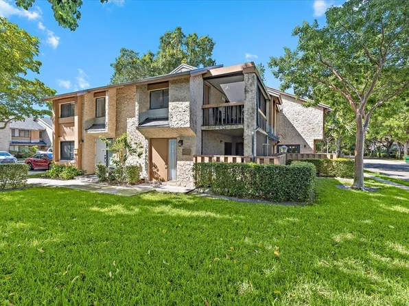 130 WIMBLEDON LAKE Drive, Plantation, FL 33324