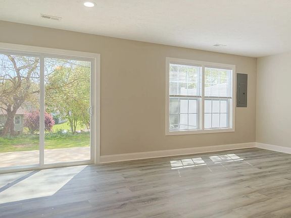 5th image of 415 Twisted Oak Dr NW