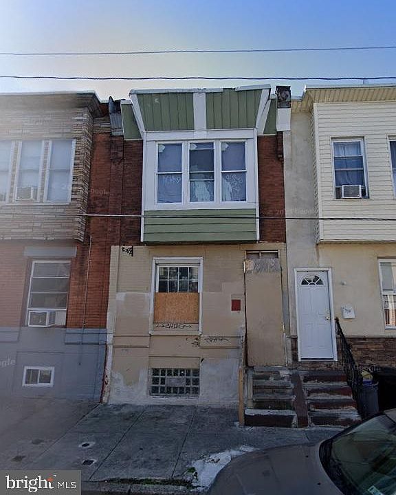1st image of 134 E Wishart St