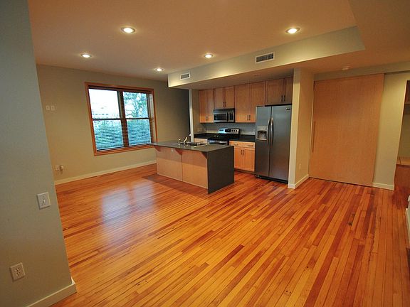 5th image of 615 W Lafayette St Unit 102
