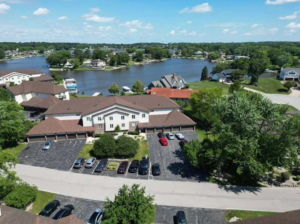 5065 Spinnaker Ln Unit E, Crown Point, IN 46307