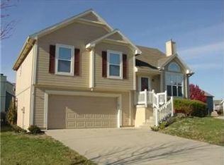 16386 S Sunset St, Olathe, KS 66062