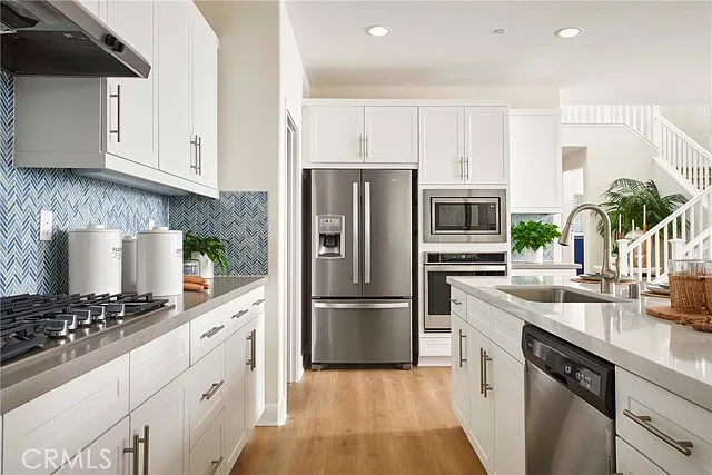 939 Spadra Ave — Photo 5