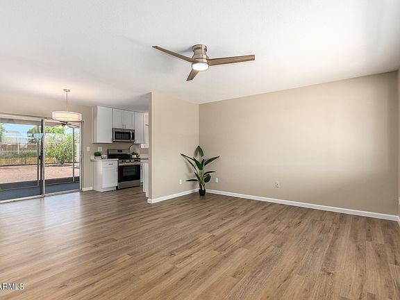 4th image of 1079 S LAWTHER Drive