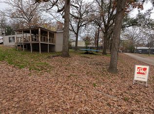6102 Hickory Ln, Mabank, TX 75156