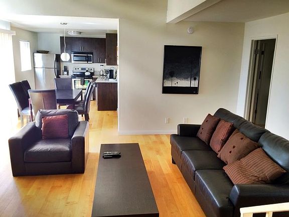 3rd image of 1038 S Union Ave