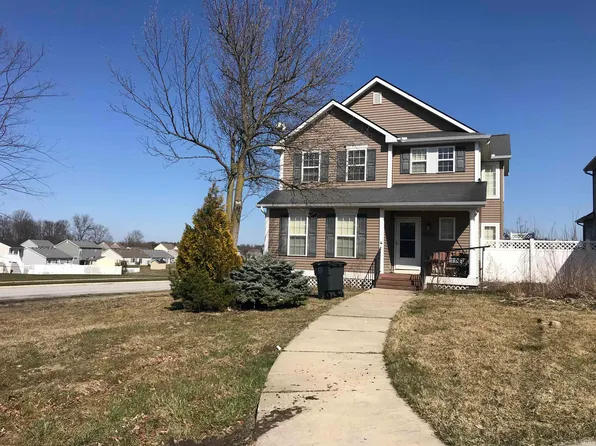 6806 Stewart Dr, South Bend, IN 46614