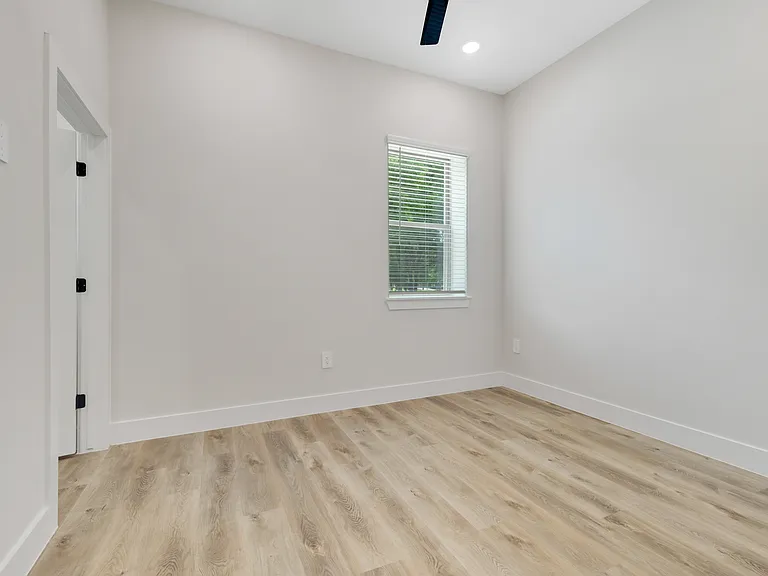 408 Foch St #100 — Photo 2
