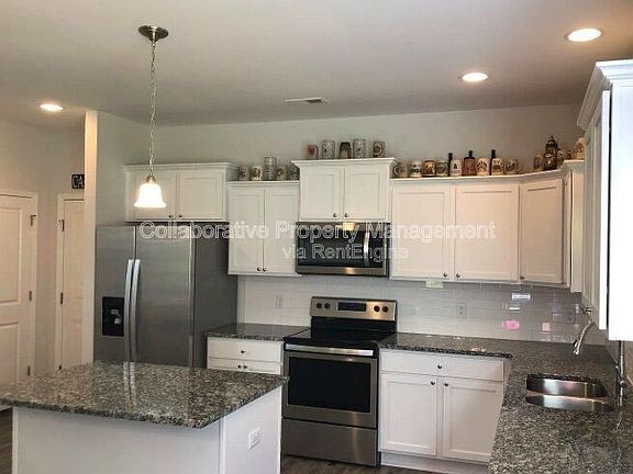 3rd image of 362 Waybridge Way