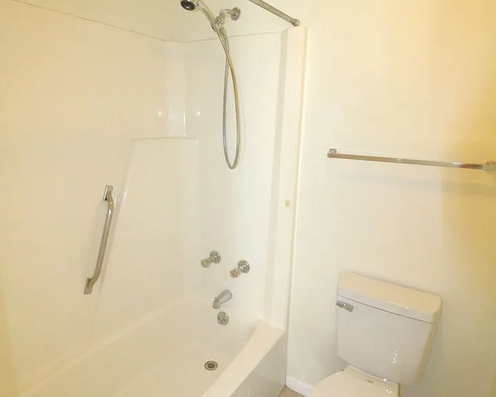 3032 Chenango Dr — Photo 16