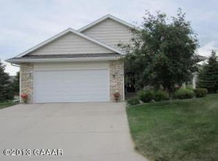 220 Ashley Ct, Alexandria, MN 56308