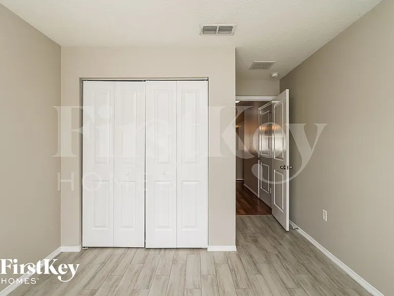 1560 Nature Trl — Photo 8