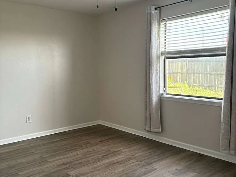 5401 NW King Richard Ave #B — Photo 18