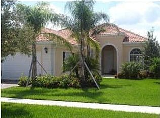 8177 Rosalie Ln, Wellington, FL 33414