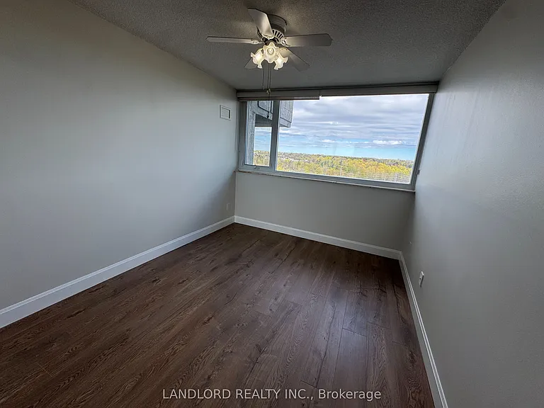 20 Speers Rd #1105 — Photo 33