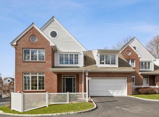 73 Weaver St APT 6, Greenwich, CT 06831