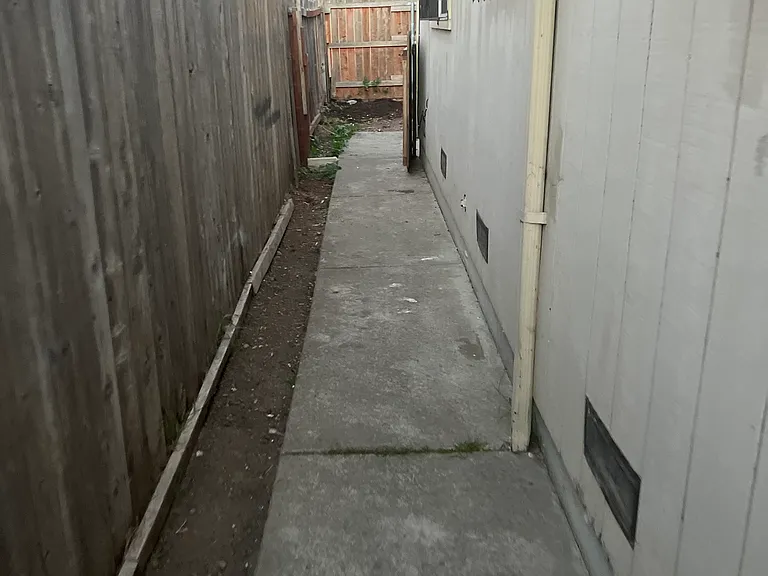 560 3rd St — Photo 28