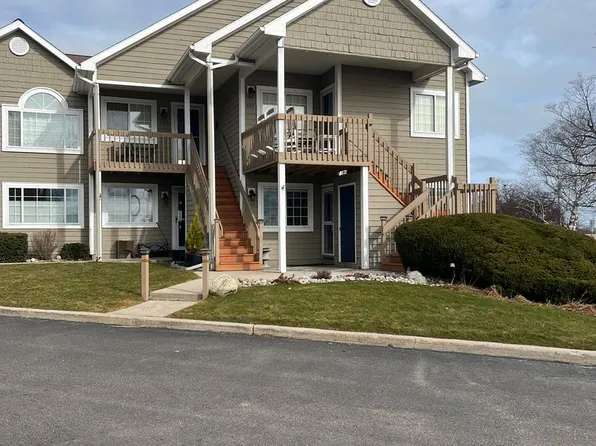 13766 S West Bay Shore Dr Unit 101, Traverse City, MI 49684