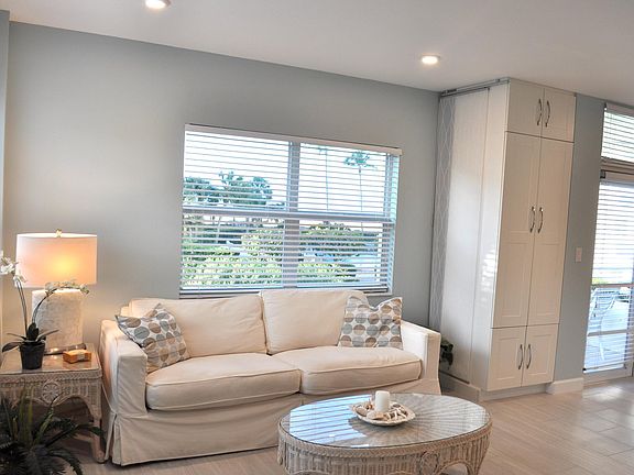 2nd image of 220 Seaview Ct APT 210