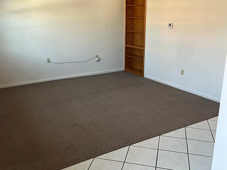 515 Greenfield Ln #B — Photo 12