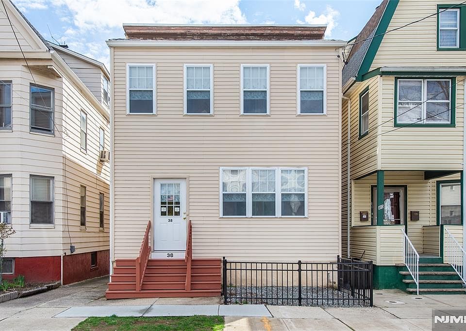 1st image of 38 La France Ave