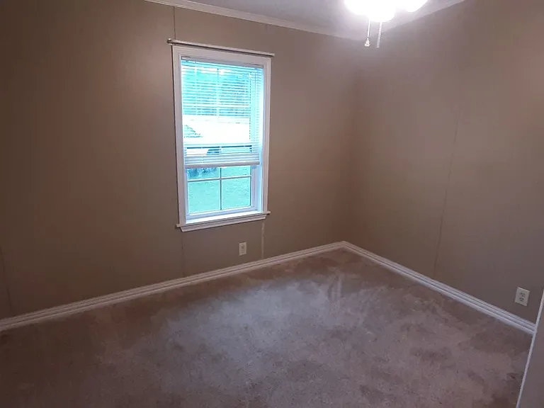 261 Romance Rd — Photo 13