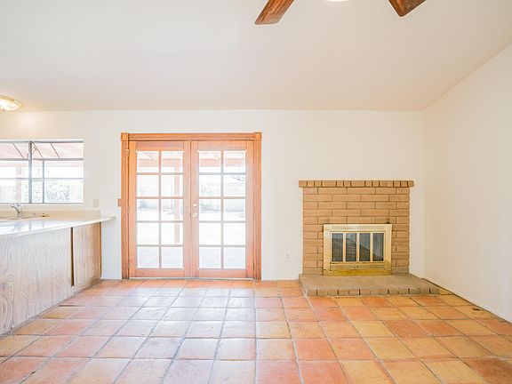 3rd image of 8002 W Becker Ln