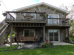 11910 Maxfield Blvd, Hartland, MI