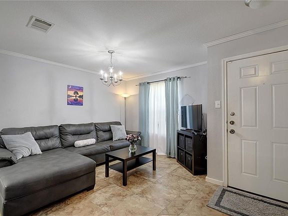 5th image of 112 Indian Paintbrush Dr