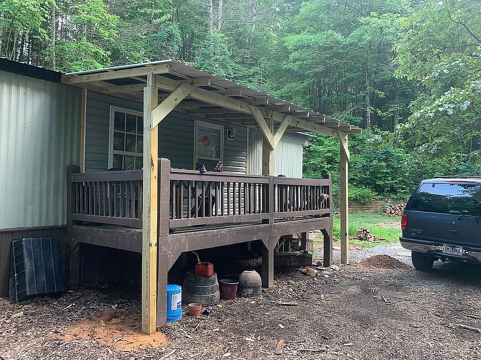 2nd image of 207 Cherokee Ln