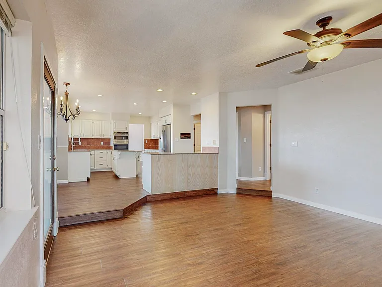 13612 Vic Rd NE — Photo 11