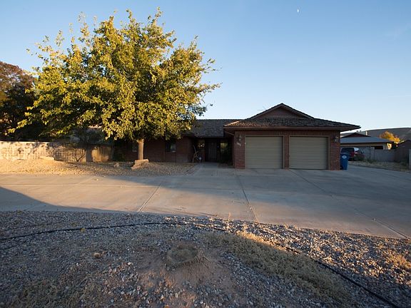 3rd image of 363 W Belmont Dr