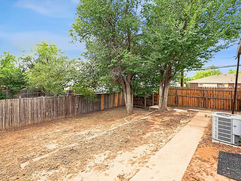 3259 N Adams St — Photo 20