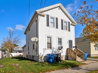 330 W 8th Ave, Oshkosh, WI 54902