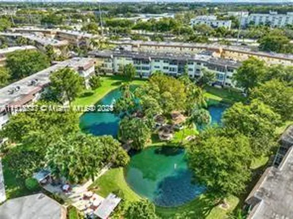 5131 W Oakland Park Blvd #208, Lauderdale Lakes, FL 33313