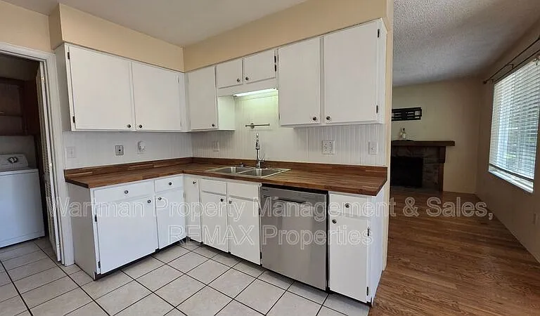2732 Hearthwood Ln — Photo 8
