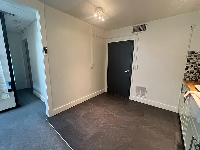 416 E Main St #302 — Photo 14