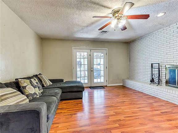 3rd image of 2801 N Redmond Ave