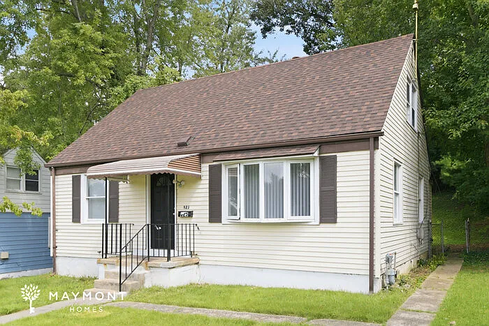 4 bed, 1.5 bath, 1440 sqft, $2,145 — Photo 2
