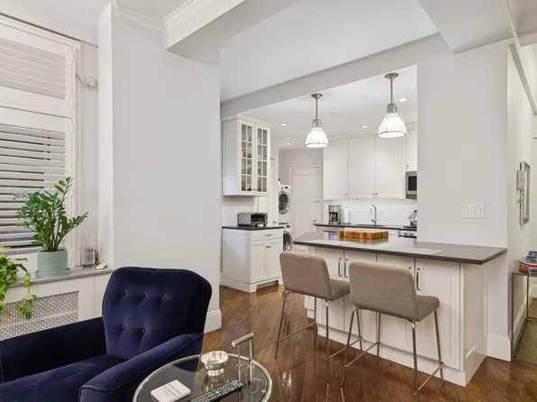 240 West 98th Street 3D image 1 of 7