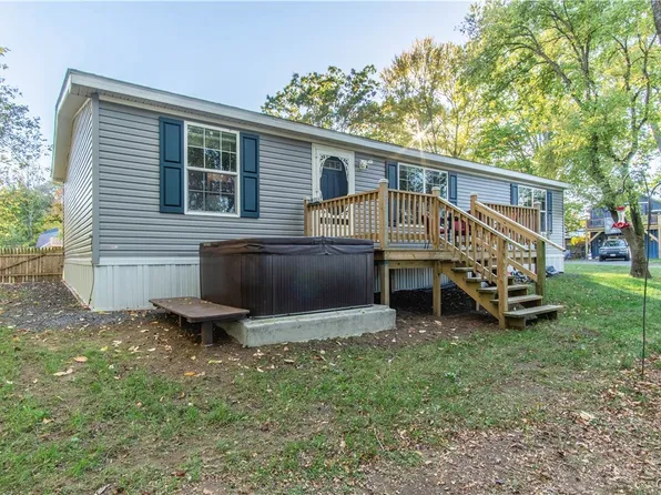 21 Ringwood Dr, Sandy Creek, NY 13145