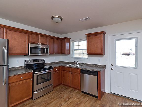 4th image of 190 Lotus Dr APT 1