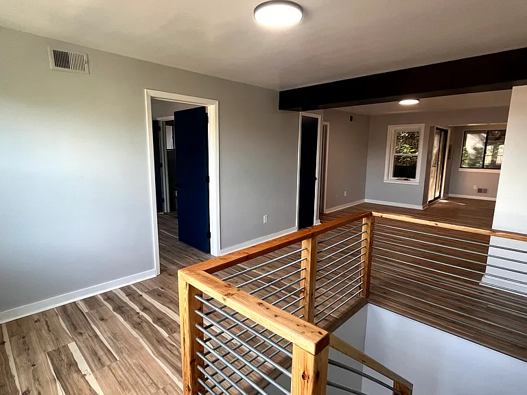5737 Hobart St #1 — Photo 26