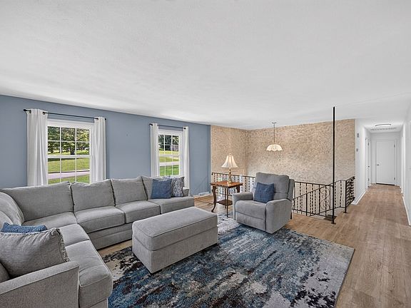 4th image of 1716 Brookdale Ave