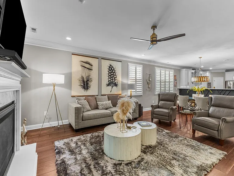616 Angelica Cir — Photo 9