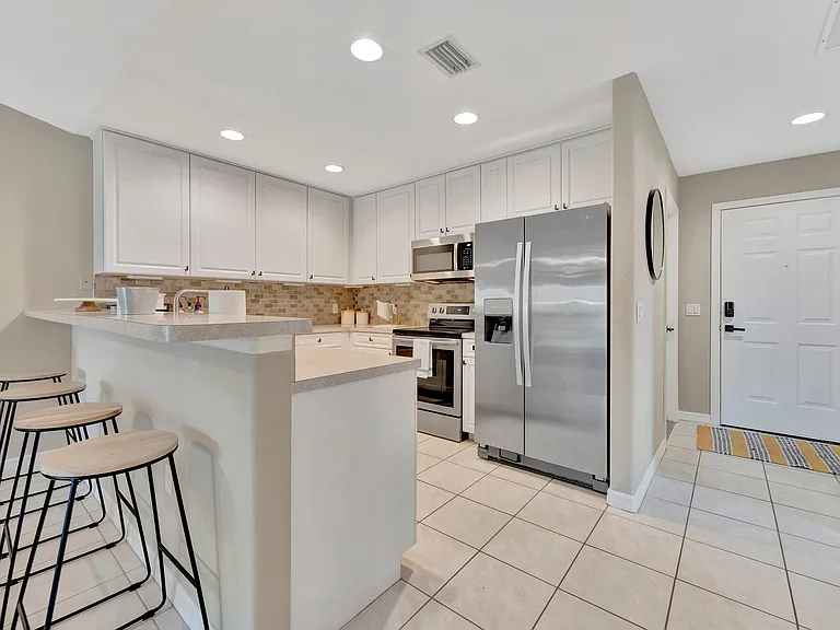 26059 Sandhill Blvd #B — Photo 13